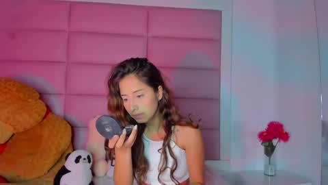 littlee_emma_ online show from January 13, 3:12 am