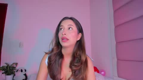 littlee_emma_ online show from September 24, 4:16 am