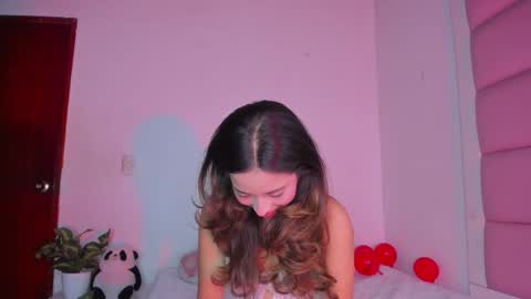 littlee_emma_ online show from September 25, 3:54 am