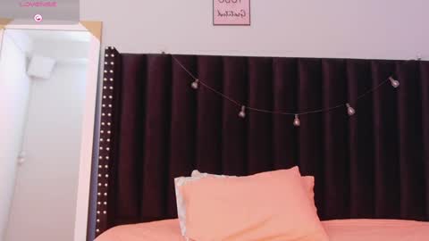 Tania  online show from September 24, 8:45 pm