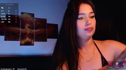 Snapshot of littlejennifer_ chatting on December 19, 9:55 pm Jennifer de Len online show from December 19, 9:55 pm