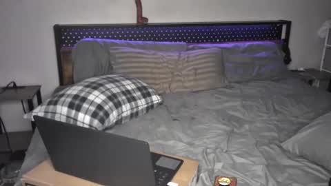 Snapshot of littlejessielov chatting on January 2, 12:13 am Jessie online show from January 2, 12:13 am