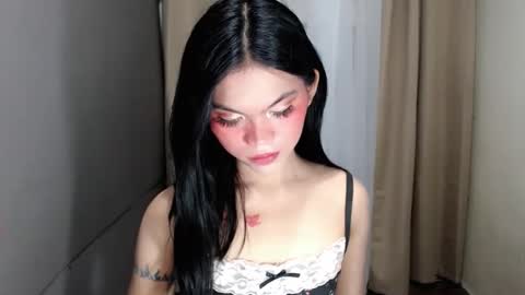 littlelace_ online show from March 7, 10:18 pm