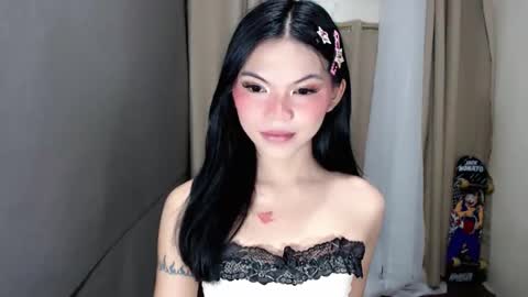 littlelace_ online show from April 10, 11:09 pm