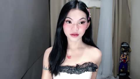 littlelace_ online show from April 11, 10:58 pm