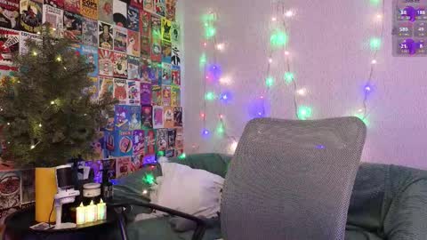 LillleLinn online show from December 21, 5:09 pm