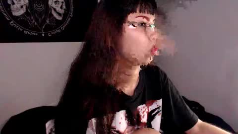 Snapshot of littleluciferrr chatting on November 22, 2:10 am Lucifer online show from November 22, 2:10 am