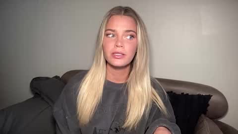 Snapshot of littlemaryjane19 chatting on January 8, 10:27 pm Marciabrady online show from January 8, 10:27 pm