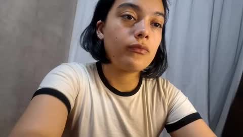 Snapshot of littlemelii chatting on September 17, 4:03 am Melia online show from September 17, 4:03 am