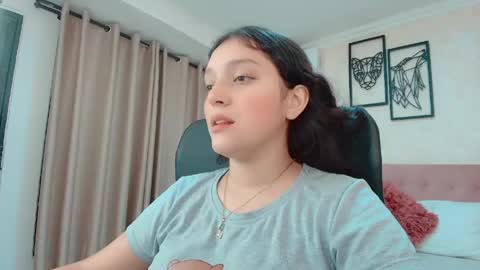Sarahs Room online show from May 29, 3:04 am