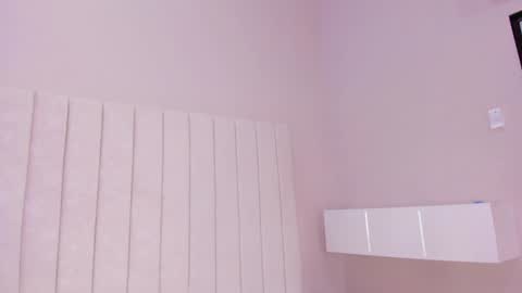 im olivia IG littleolivia01 online show from January 28, 4:08 pm