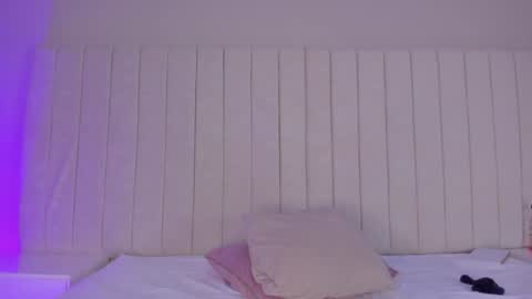 im olivia IG littleolivia01 online show from February 3, 7:21 pm