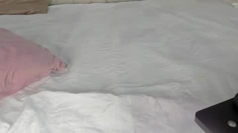 im olivia IG littleolivia01 online show from February 16, 1:05 pm