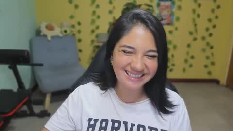 Mia  Wednesday to Sunday 730 am to 1030 am Colombian Hour D online show from December 19, 4:30 am