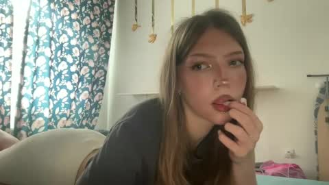 littleprincess3000 online show from July 13, 1:25 pm