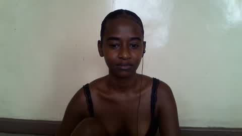 littlesandie online show from February 4, 10:54 am