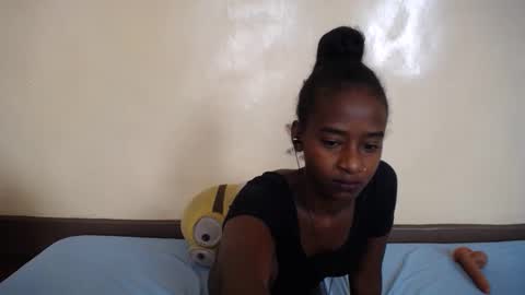 littlesandie online show from February 6, 8:50 am