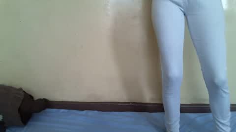 littlesandie online show from February 15, 6:12 am