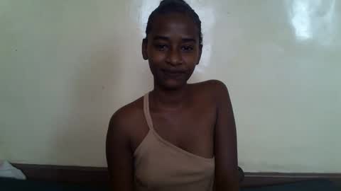 littlesandie online show from March 10, 5:54 am