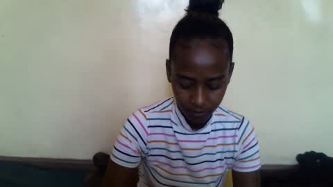 littlesandie online show from November 17, 5:24 am