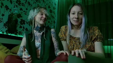 Niki  free tg channel with some photos gifs and info about streams  online show from December 2, 8:11 pm