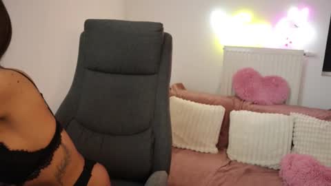 littlestellaspark online show from March 6, 3:02 am