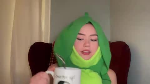 Snapshot of littlesugarpea chatting on September 9, 10:20 pm Little Sugar Pea online show from September 9, 10:20 pm