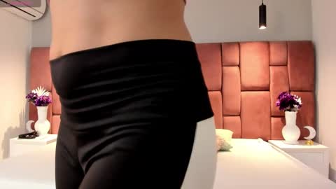 littlevaale online show from September 30, 10:42 am