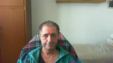 Snapshot of liuk53 chatting on April 11, 12:53 pm liuk53 online show from April 11, 12:53 pm