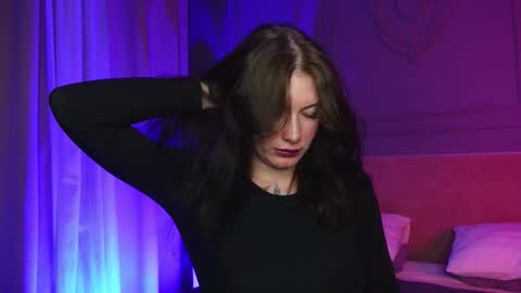 Liv 3 online show from November 13, 2:05 pm