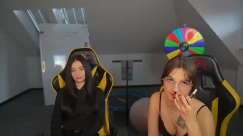 Sheryl online show from April 15, 10:11 am