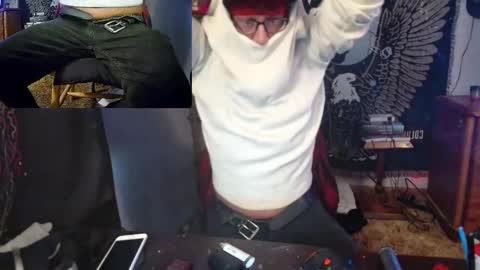 Snapshot of livingpuddle chatting on March 3, 7:17 pm livingpuddle online show from March 3, 7:17 pm