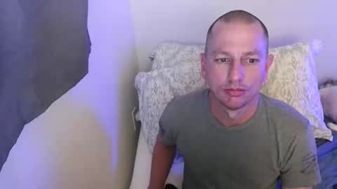 livinlife4now25 online show from December 19, 11:23 pm