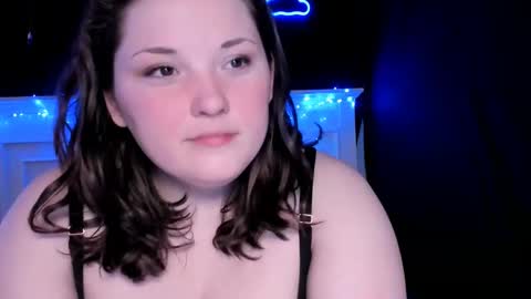 Snapshot of livinsubspace chatting on December 22, 6:06 am Liv online show from December 22, 6:06 am