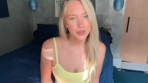 olivia online show from April 15, 1:12 am