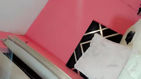 Snapshot of liyenpain01 chatting on April 11, 3:11 am liyenpain01 online show from April 11, 3:11 am