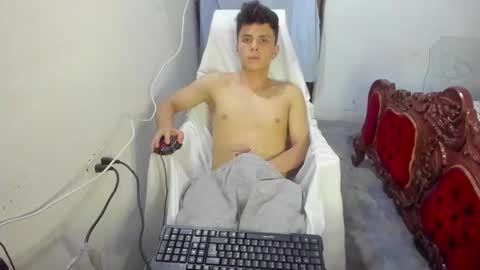 Chris online show from January 3, 2:43 am