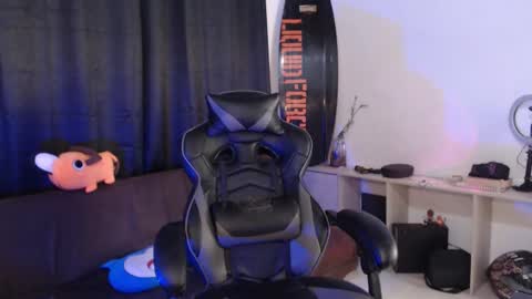 Elizabeth online show from November 25, 11:49 pm