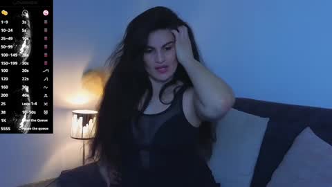 Snapshot of liz_devine chatting on December 18, 4:17 pm liz online show from December 18, 4:17 pm