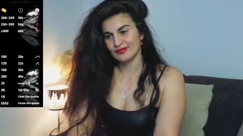 Snapshot of liz_devine chatting on December 26, 5:08 pm liz online show from December 26, 5:08 pm