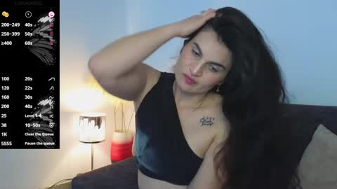 Snapshot of liz_devine chatting on December 28, 6:18 pm liz online show from December 28, 6:18 pm