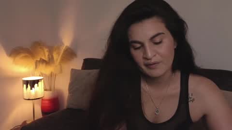 Snapshot of liz_devine chatting on January 3, 4:06 pm liz online show from January 3, 4:06 pm