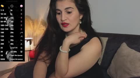 Snapshot of liz_devine chatting on January 13, 4:08 pm liz online show from January 13, 4:08 pm