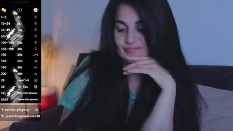 Snapshot of liz_devine chatting on January 31, 8:54 pm liz online show from January 31, 8:54 pm