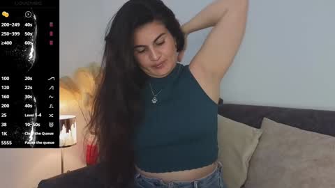 Snapshot of liz_devine chatting on February 3, 3:06 pm liz online show from February 3, 3:06 pm