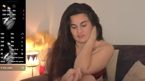 Snapshot of liz_devine chatting on February 6, 7:29 pm liz online show from February 6, 7:29 pm