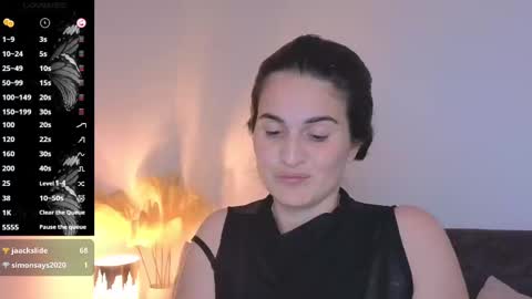 Snapshot of liz_devine chatting on February 10, 9:25 pm liz online show from February 10, 9:25 pm