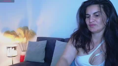 Snapshot of liz_devine chatting on February 18, 4:05 pm liz online show from February 18, 4:05 pm