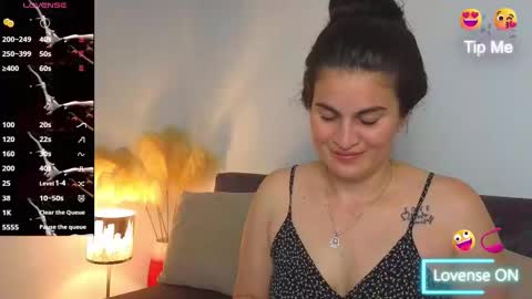 Snapshot of liz_devine chatting on March 3, 6:33 pm liz online show from March 3, 6:33 pm