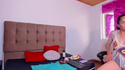 Snapshot of liz_grettel chatting on July 14, 6:57 pm liz_grettel online show from July 14, 6:57 pm